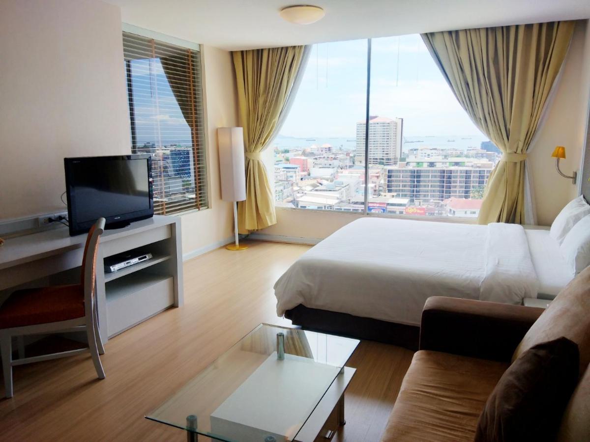 The City Hotel Sriracha By Bbh Japan Si Racha Bagian luar foto
