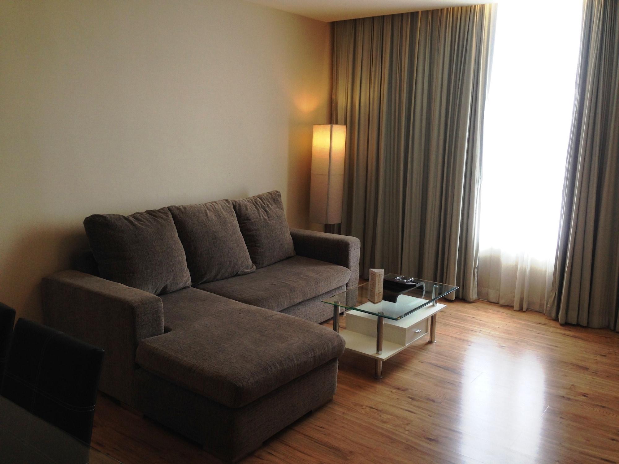 The City Hotel Sriracha By Bbh Japan Si Racha Bagian luar foto