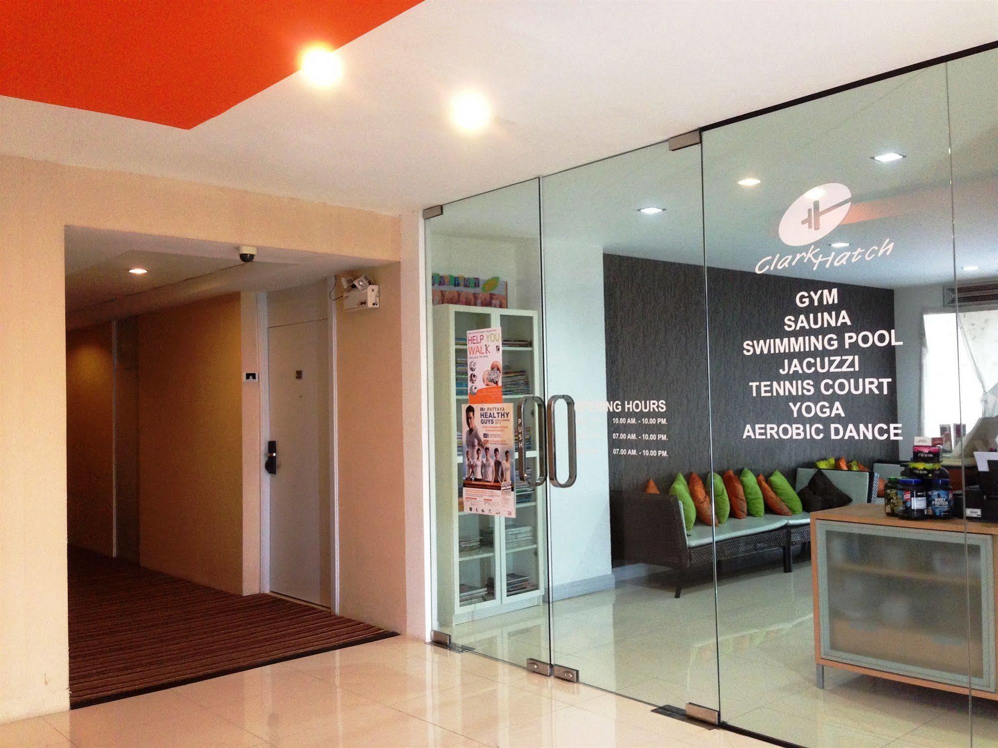 The City Hotel Sriracha By Bbh Japan Si Racha Bagian luar foto