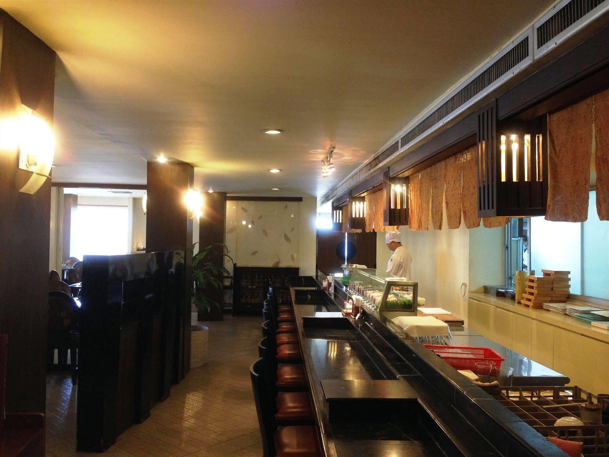 The City Hotel Sriracha By Bbh Japan Si Racha Bagian luar foto